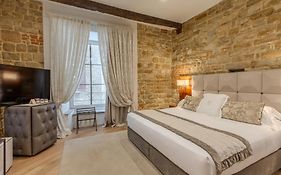 Donati Luxury Tower Suites